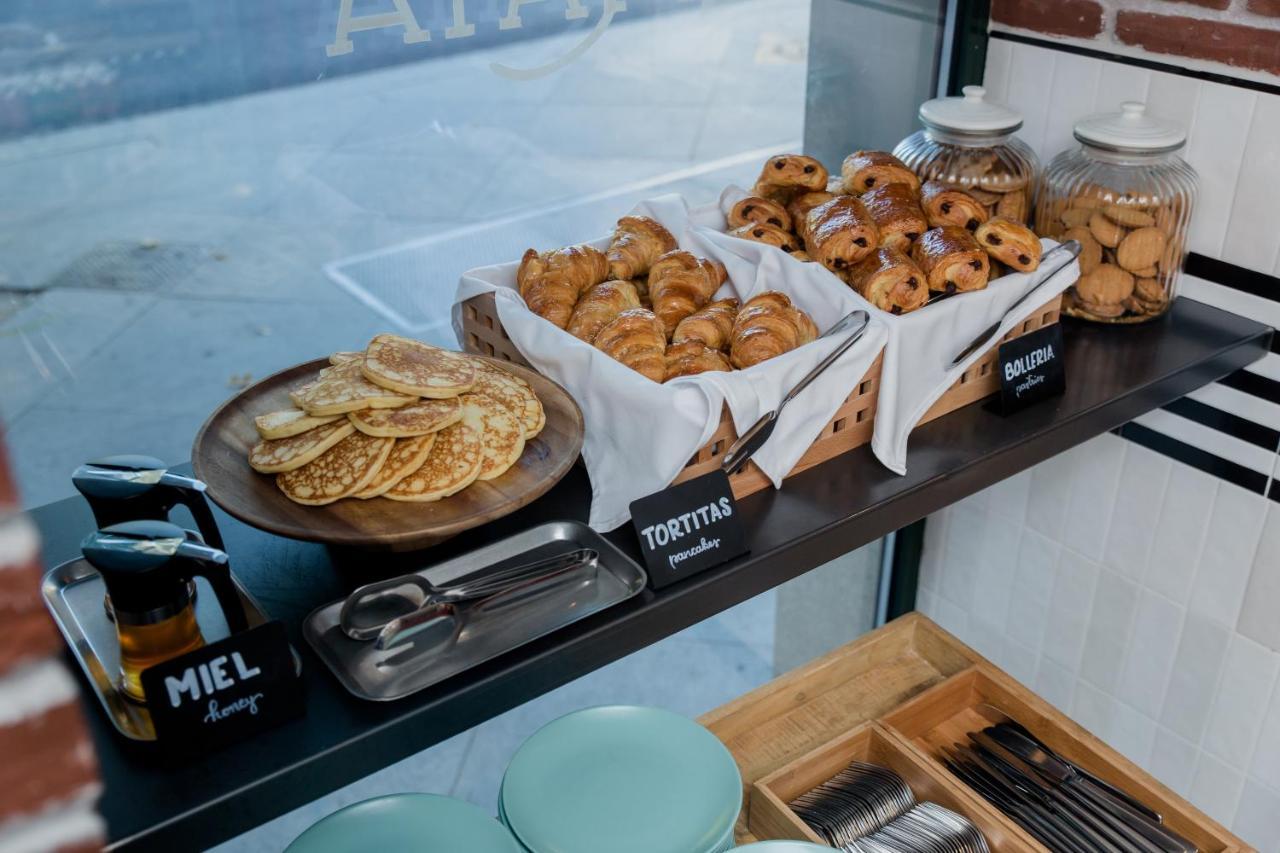Latroupe Prado Hostel Madrid Dış mekan fotoğraf