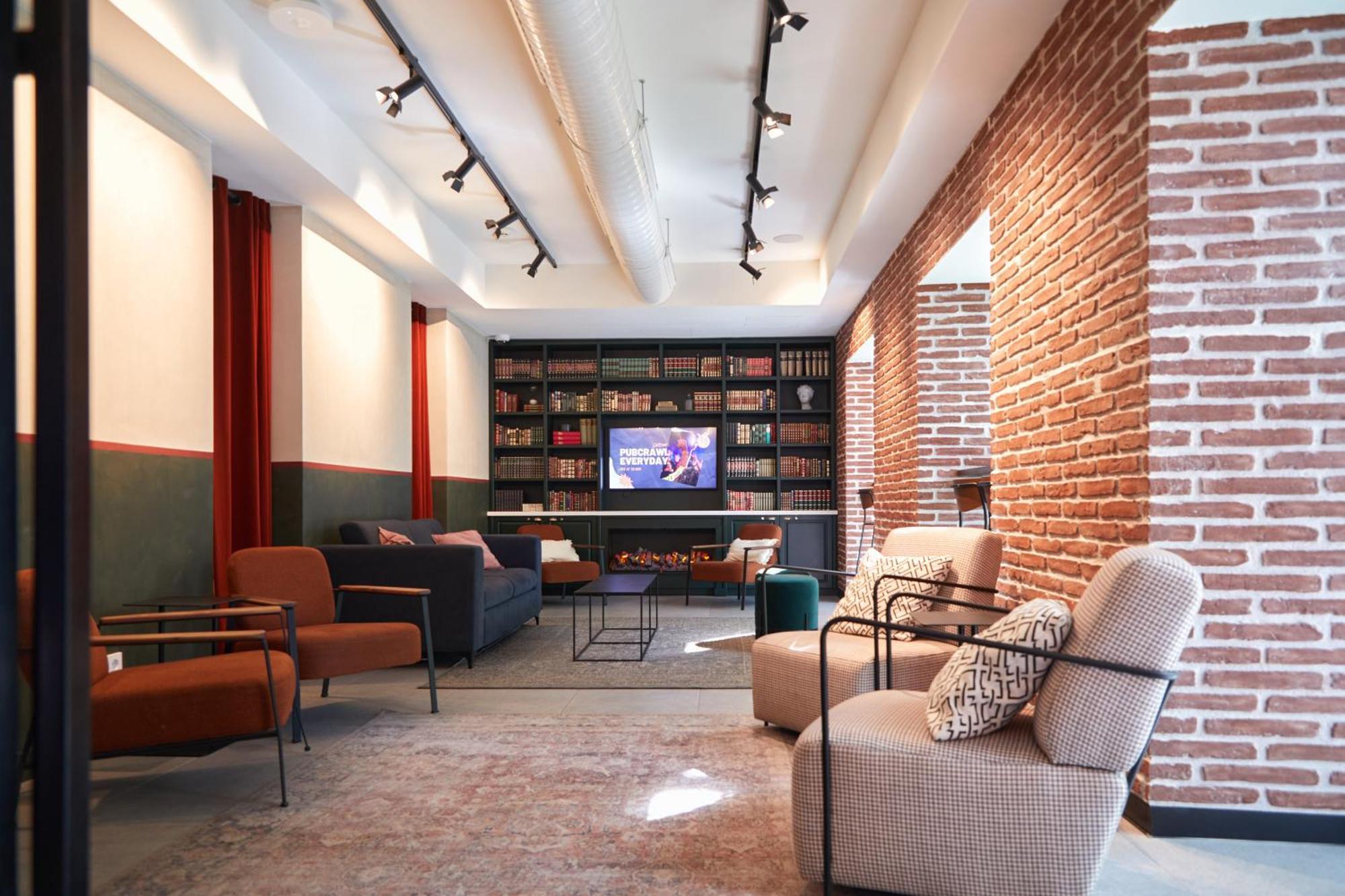 Latroupe Prado Hostel Madrid Dış mekan fotoğraf