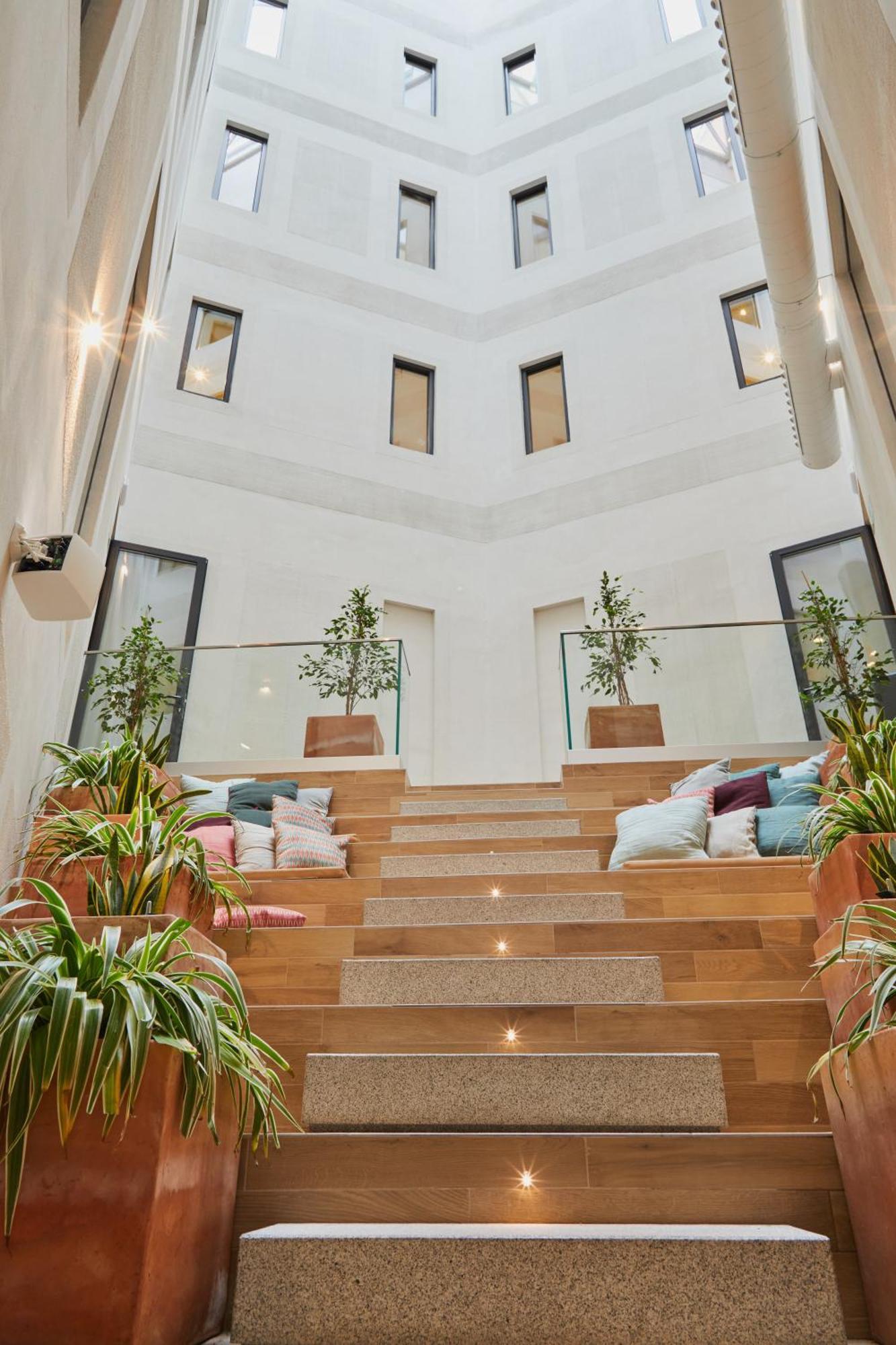 Latroupe Prado Hostel Madrid Dış mekan fotoğraf
